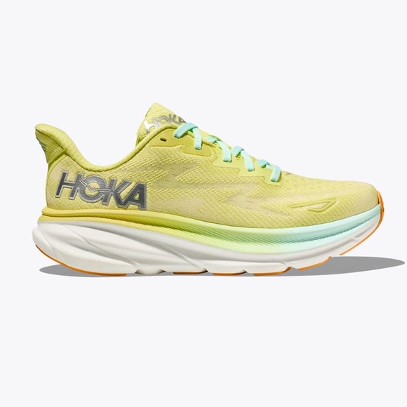 Hoka Shoes - Hoka Women's Clifton 9 in size 6.5